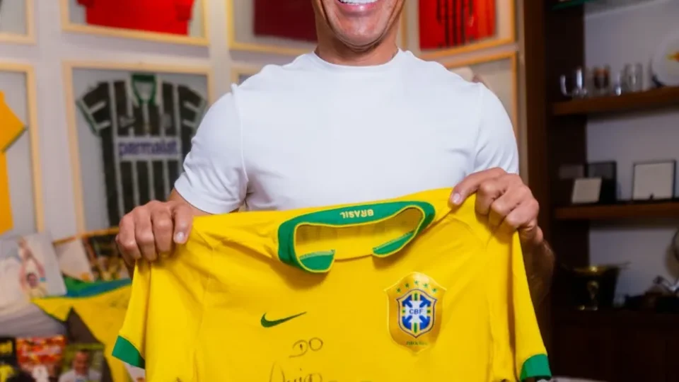 Cafú estará em Manaus para sessão de autógrafos em shopping