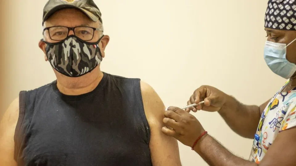 Prefeitura convoca mais de 1 milhão de ‘atrasados’ para atualizar vacinação contra Covid-19