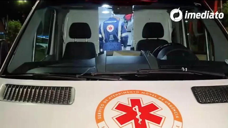 Mulher é atropelada ao tentar atravessar na Avenida Camapuã