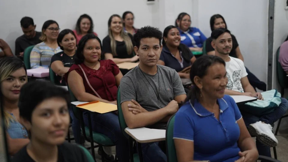 Capacitação: 140 cursos profissionalizantes são ofertados em Manaus