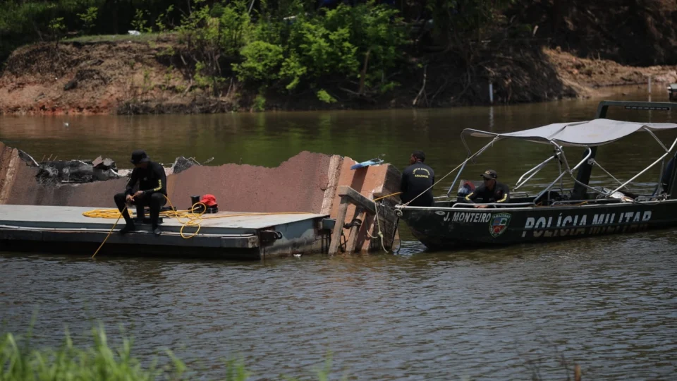 Seguem buscas por vítima desaparecida no desabamento da BR-319