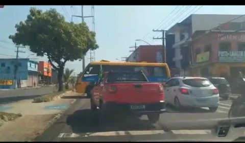 ‘Amarelinho’ em alta velocidade perde controle e derrapa na zona Leste