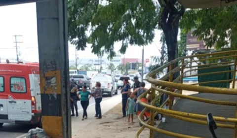 Vídeo: mulher dá à luz em Avenida na zona norte de Manaus