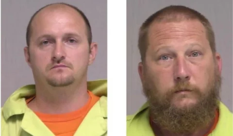 Durante briga de trânsito, homens atiram contra as próprias filhas