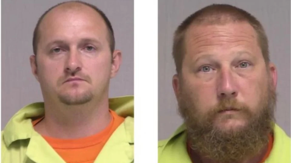 Durante briga de trânsito, homens atiram contra as próprias filhas