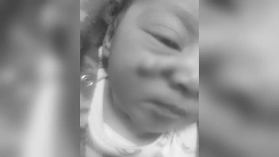 Bebê sofre corte no rosto durante cesárea e família aciona Justiça