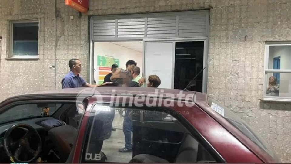 Adolescente leva facada do próprio irmão na zona Norte de Manaus