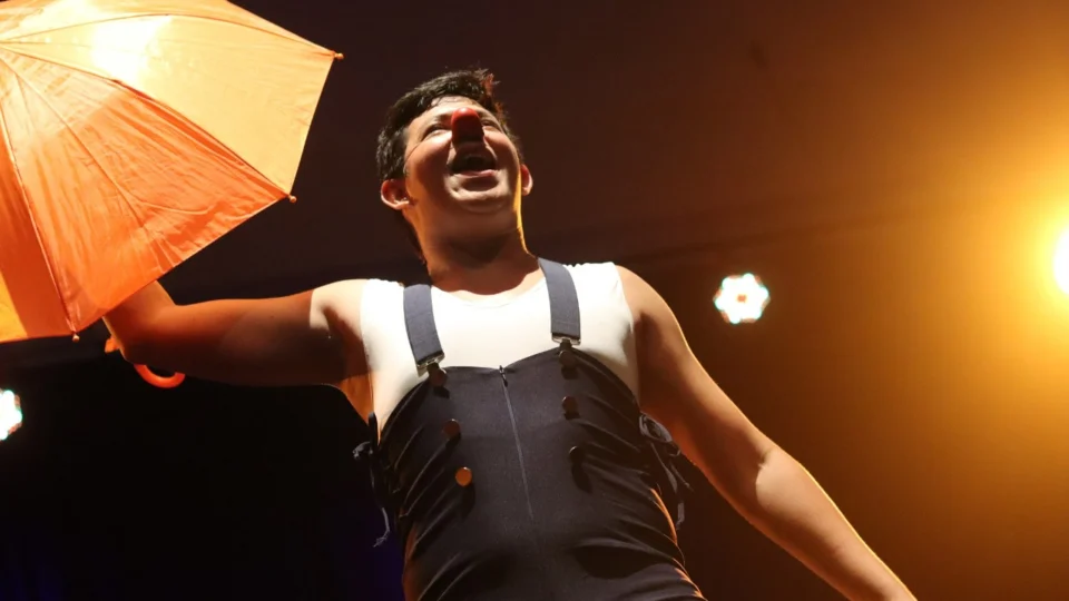 Artista amazonense apresenta espetáculo em Porto Velho e ministra oficina de palhaçaria