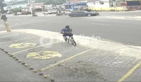 Vídeo mostra momento em que homem é morto a tiros no bairro Santa Etelvina
