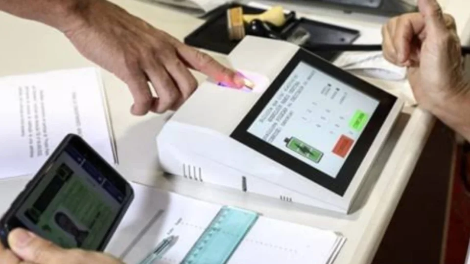 ‘Alguém se passou por mim e votou no meu lugar’, afirma eleitora