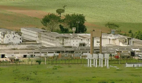 Advogada é presa com 200 selos de LSD em Complexo Penitenciário