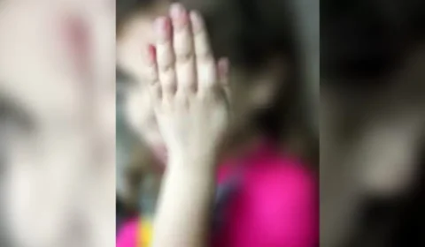 Menina de cinco anos é agredida por funcionária de escola