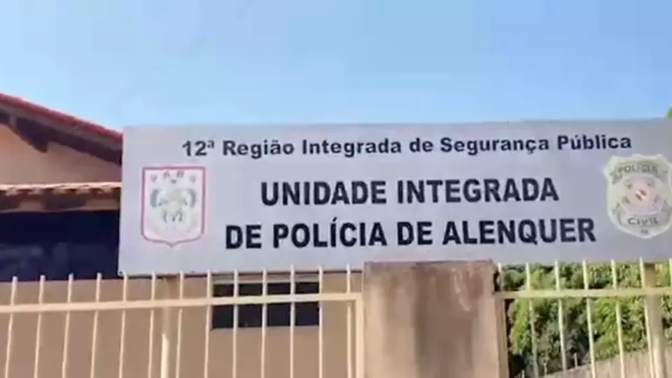 Dulpa quebra cadeado e escapa de dentro de Delegacia