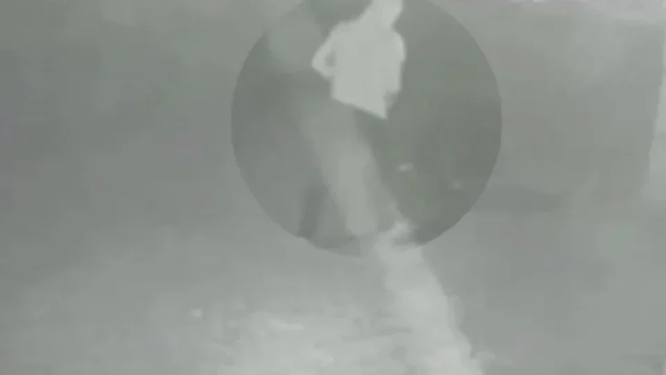 Vídeo: Homem tapava câmera para estuprar colegas de trabalho