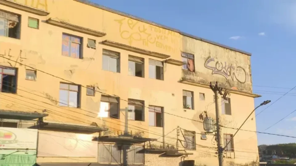 Homem é suspeito de jogar vizinho da janela de prédio