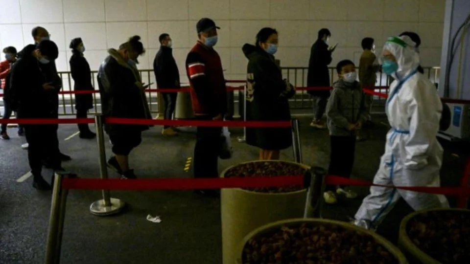 China registra primeira morte por Covid desde maio