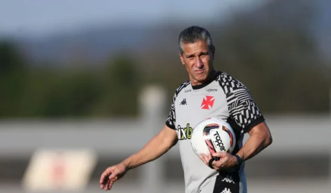 Vasco anuncia a saída do técnico Jorginho