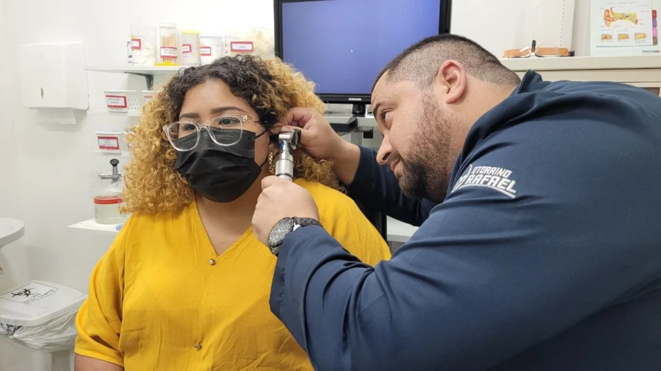 <em>Prevenção e combate à surdez: SES-AM enfatiza medidas preventivas para a saúde auditiva</em>