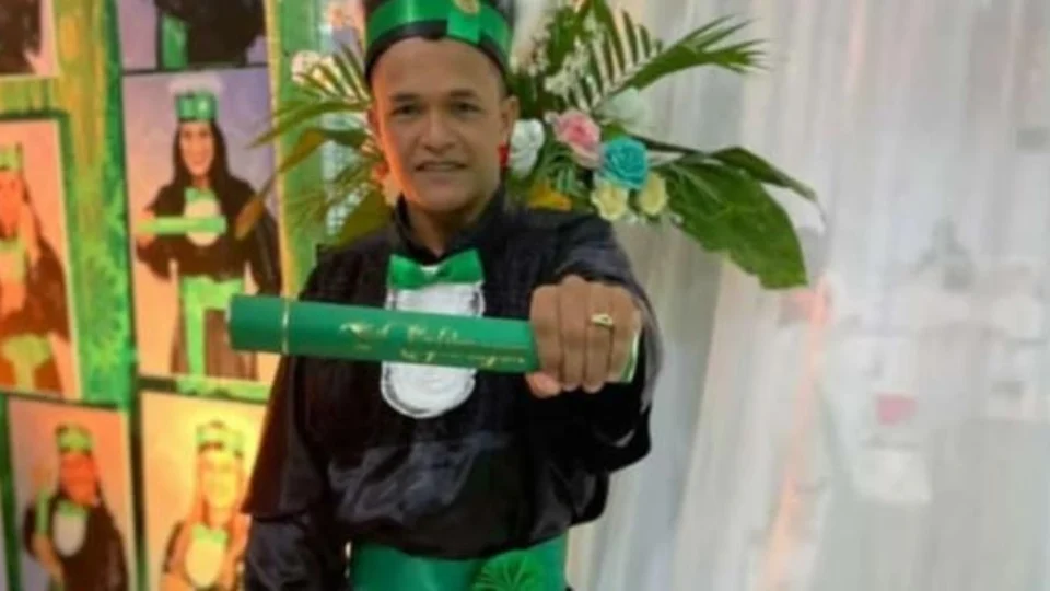 Enfermeiro é encontrado morto a facadas dentro de casa