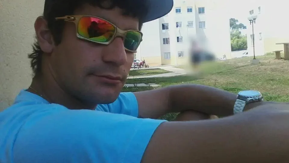 Homem morre após ser cercado e atingido com 8 tiros na cabeça