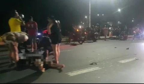 Acidente de motoclicleta deixa três pessoas feridas; veja vídeo