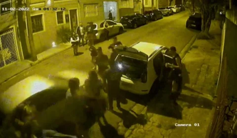 VÍDEO: Motorista atropela duas pessoas e foge sem prestar socorro