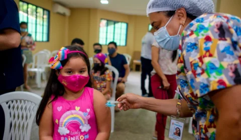 Sábado terá dez pontos de vacinação contra Covid-19 disponibilizados em Manaus