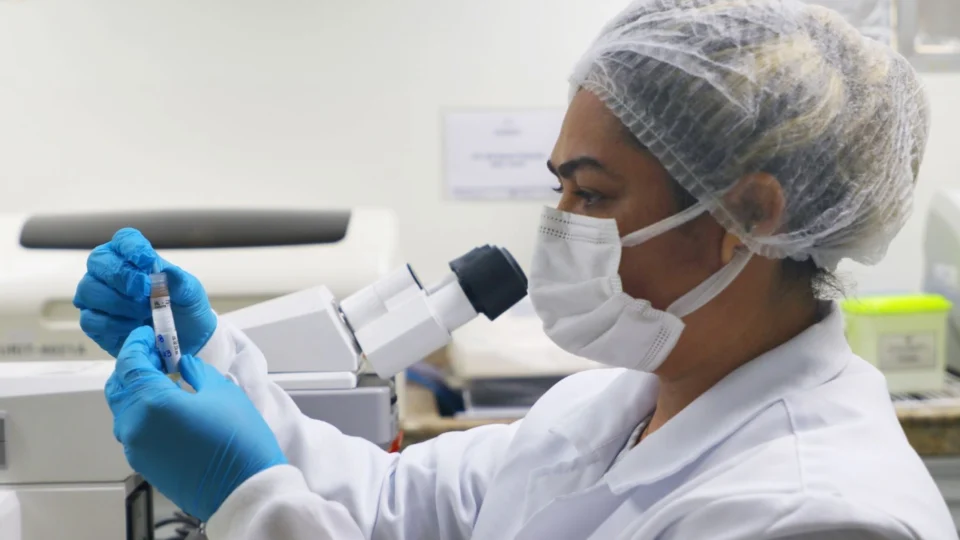 Saúde atualiza boletins da Covid-19, Monkeypox e vacinação no Amazonas nesta sexta-feira