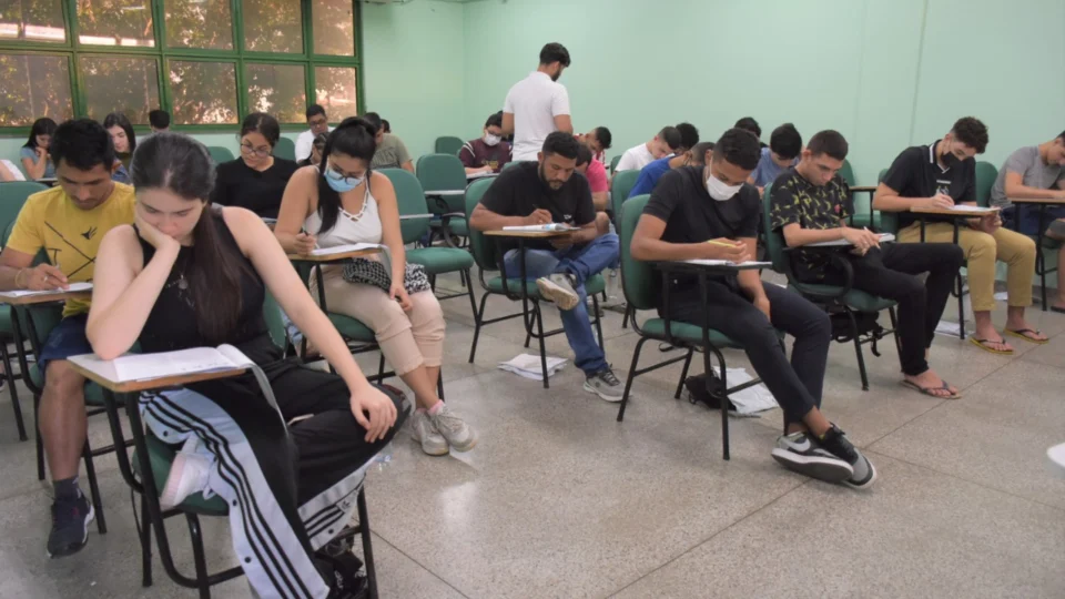 Inicia último dia de aplicação de provas do Vestibular da UEA 2022