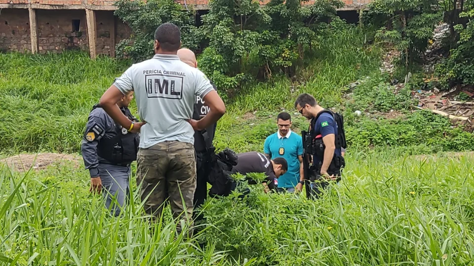 Homem é encontrado morto com seis tiros no Centro de Manaus