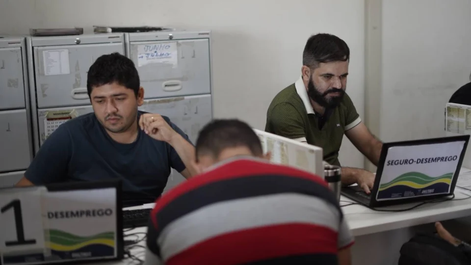 Sine Amazonas divulga 149 vagas de emprego em diversas áreas para esta terça-feira