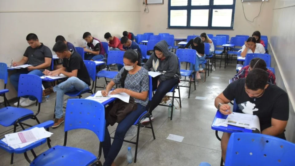 Último dia de prova do Vestibular 2022 da UEA tem mais de 7 mil abstenções