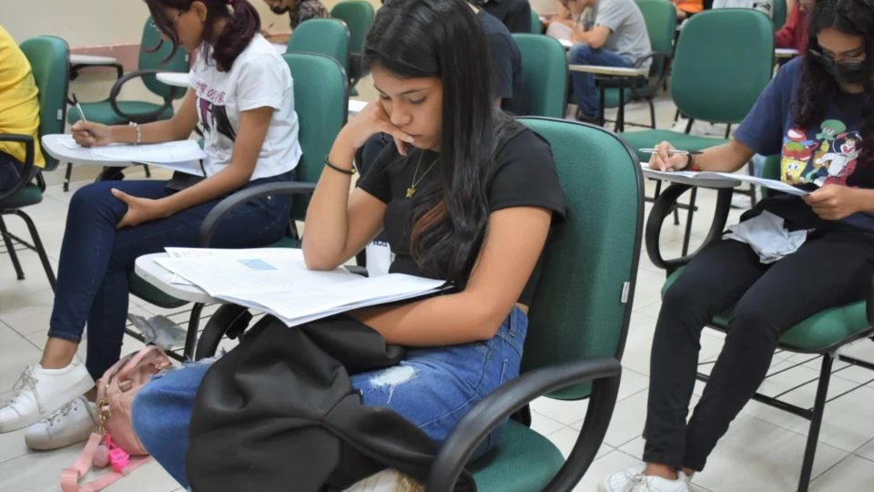 Mais de 30 mil candidatos disputam vagas do SIS da UEA