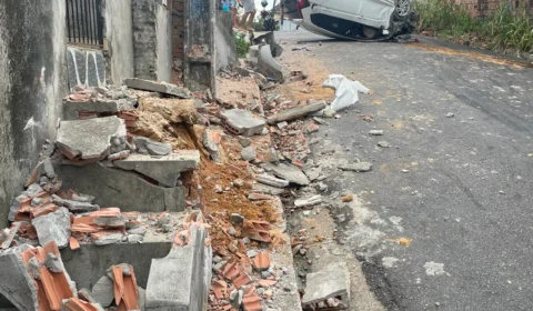 Motorista bêbado capota carro na Alvorada I