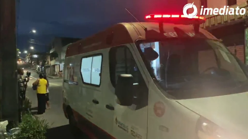 Mulher é atropelada ao atravessar a rua no bairro Novo Aleixo