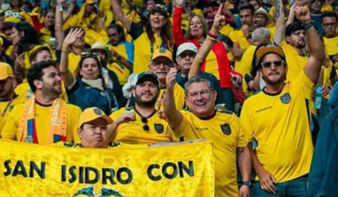 Torcedores do Equador gritam: ‘queremos cerveja’, na Copa do Mundo