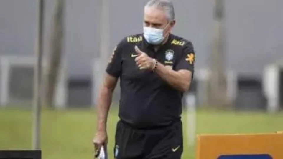 Tite deve definir nesta segunda-feira os titulares para estreia contra a Sérvia