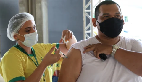 Copa na Arena oferta vacinação contra Covid-19 durante jogos do Brasil no mundial de futebol
