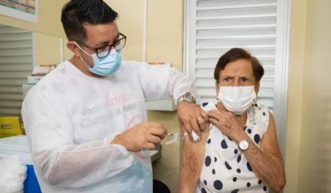 Covid-19: público com doses pendentes terá dez pontos para vacinar neste sábado