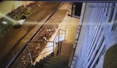 Vídeo mostra filho levando o corpo da mãe em carrinho de compras para desovar