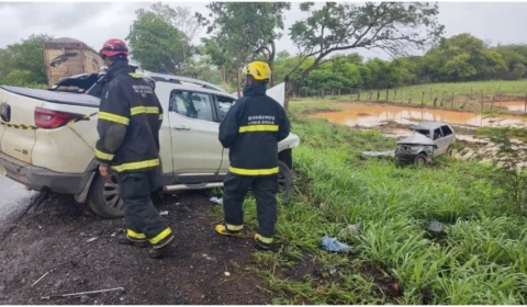 Casal e três crianças morrem em acidente em rodovia