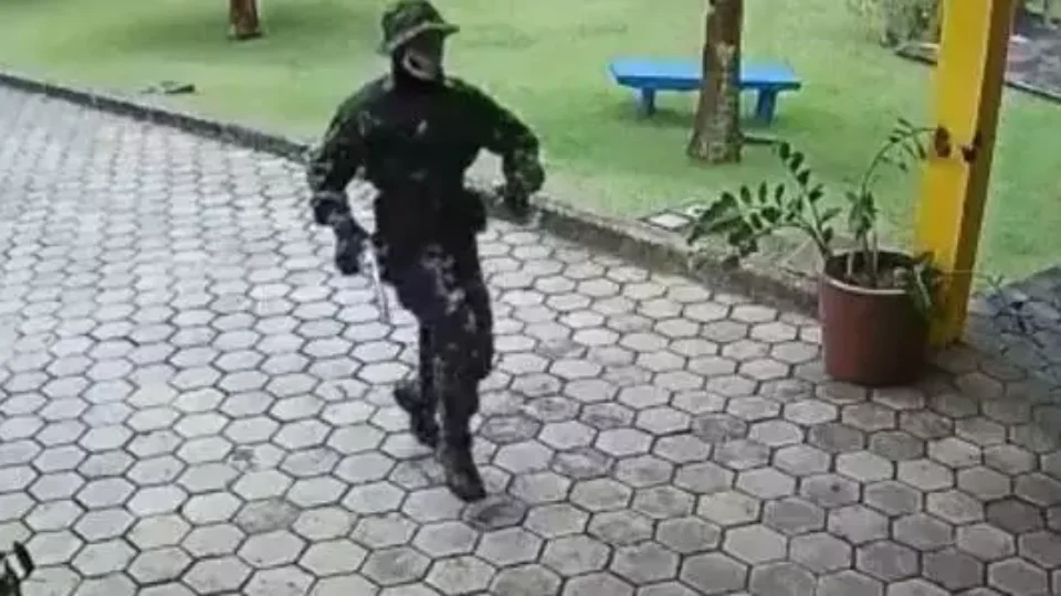 Atirador que invadiu escolas e matou três pessoas é detido