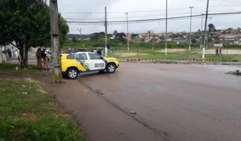 Adolescente de 13 anos é assassinado enquanto brincava em praça