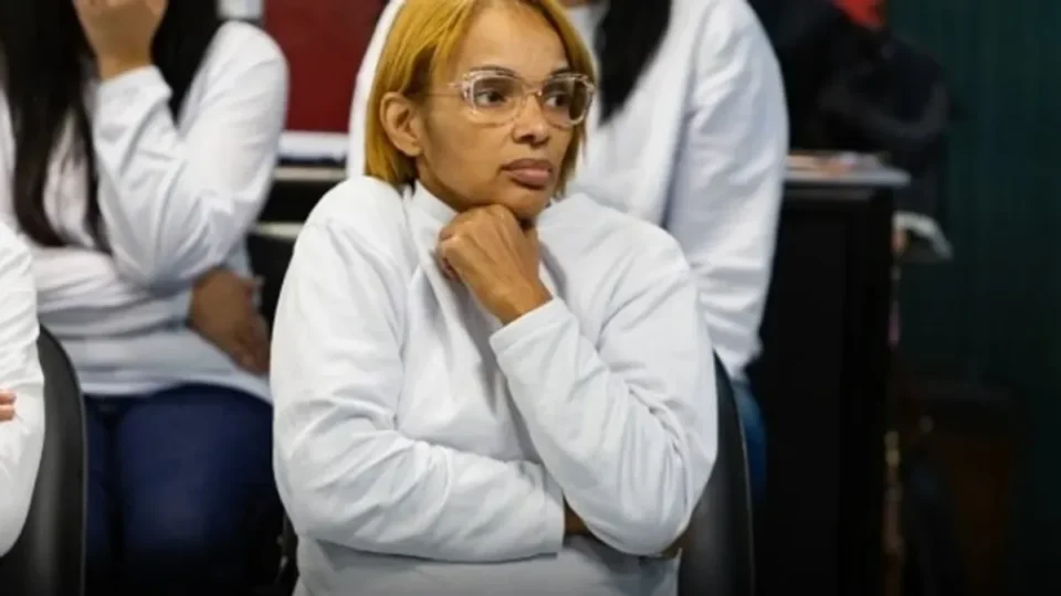 Flordelis é condenada a 50 anos de prisão pela morte do marido