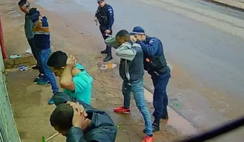 Vídeo: PM agride homem negro durante abordagem