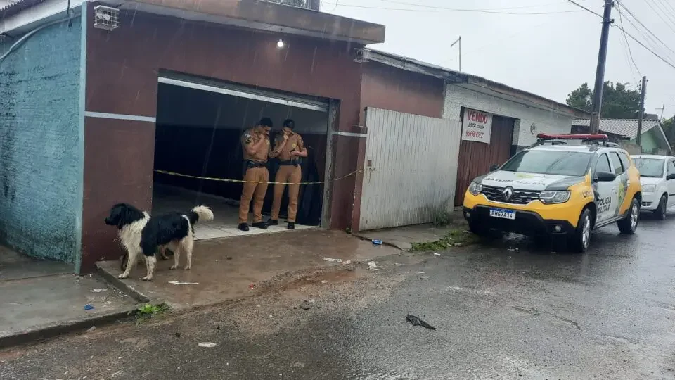 Homem é executado com 20 tiros dentro de um bar