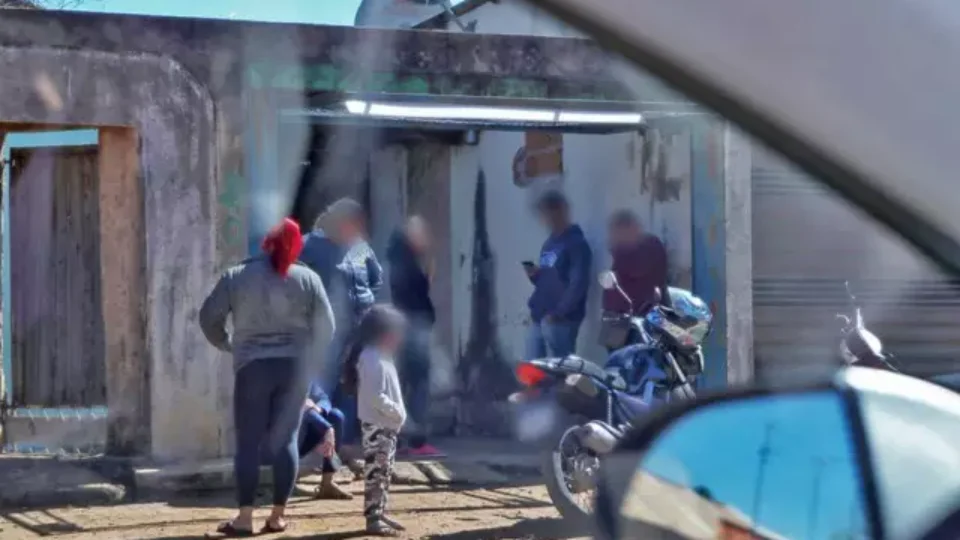 Adolescente morre ao ser baleado por amigo enquanto brincavam com arma