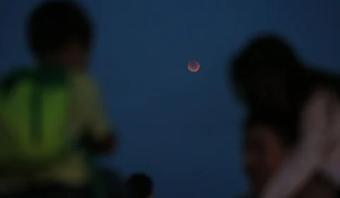 Lua de Sangue poderá ser vista na madrugada desta terça-feira