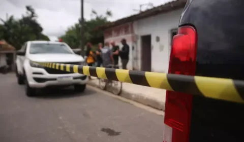 Mulher morre com vários disparos de espingarda no rosto