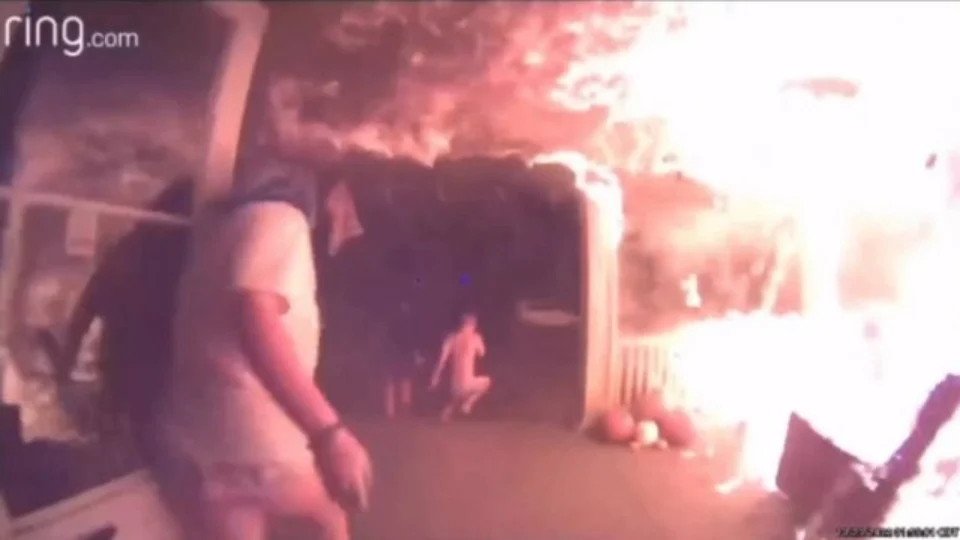 Jovem resgata quatro irmãos de uma casa em chamas